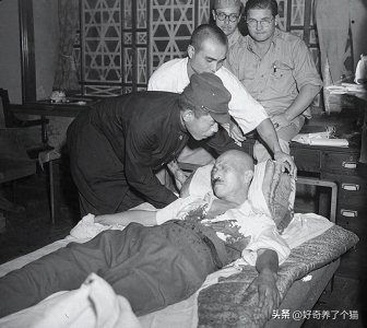 ​32张罕见的真实图片，法国小巷里的站街女，看完令你眼界大开