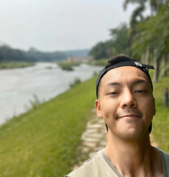 陈伟霆:从配角逆袭男主,和baby谈过恋爱,如今36岁依旧单身