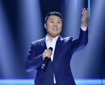 ​歌手刘大成个人资料：凭《星光大道》爆红，承诺不抛弃糟糠妻的他，做到了吗？