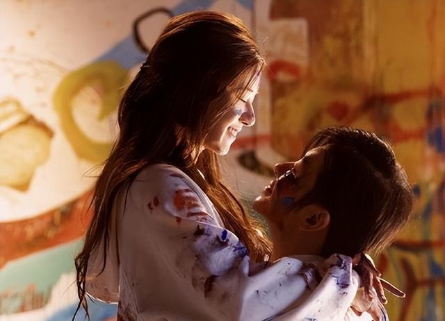 唐艺昕张若昀谁家有钱(唐艺昕与张若昀婚后陷1.4亿纠纷)