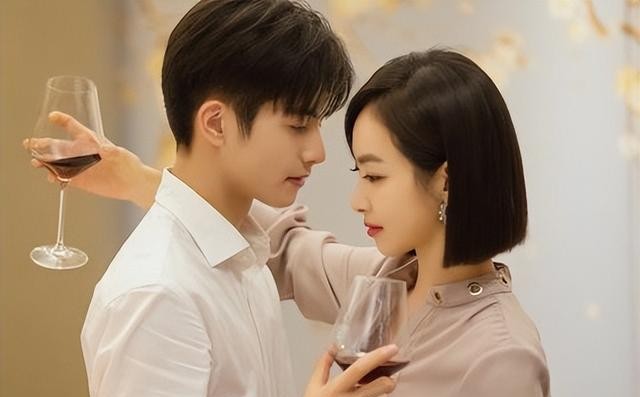 唐艺昕张若昀谁家有钱(唐艺昕与张若昀婚后陷1.4亿纠纷)