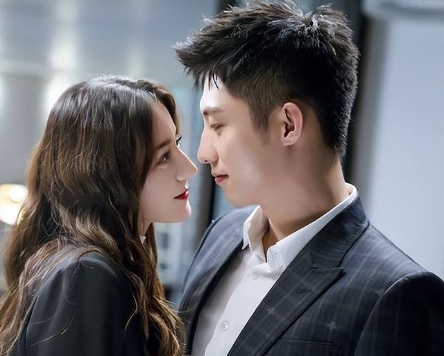 唐艺昕张若昀谁家有钱(唐艺昕与张若昀婚后陷1.4亿纠纷)