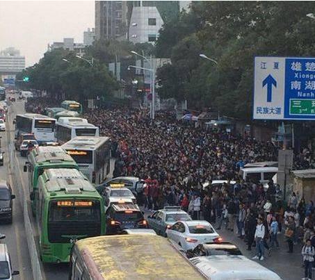 活在武汉传说中的十辆公交车——全部坐过的你们命真硬啊!