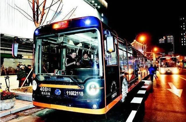 活在武汉传说中的十辆公交车——全部坐过的你们命真硬啊!