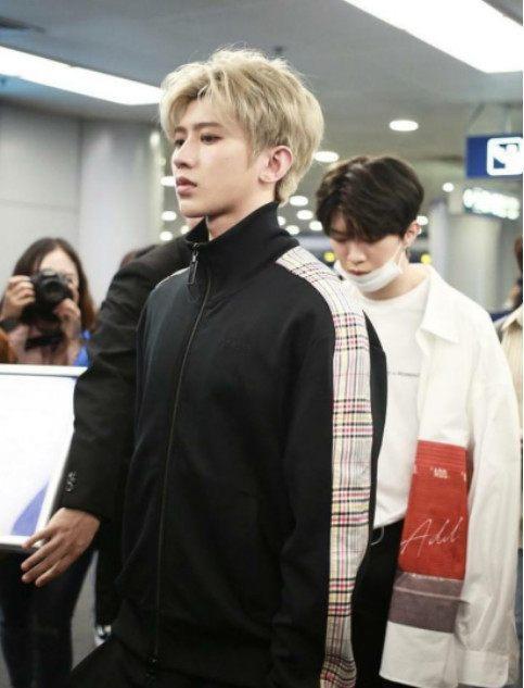 蔡徐坤为何缺席跑男? 背后原因细思极恐, 张艺兴14字回应打气