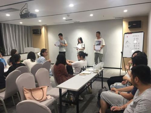 怎样提升自己的语言表达能力谈吐(怎样快速提升自己的语言表达能力)-第2张图片-