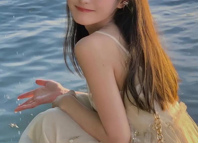 天蝎男超喜欢巨蟹女(天蝎男喜欢什么样的女生)