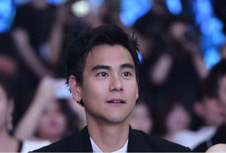 原来所谓女友多半都是绯闻，彭于晏交往过的女友都有谁