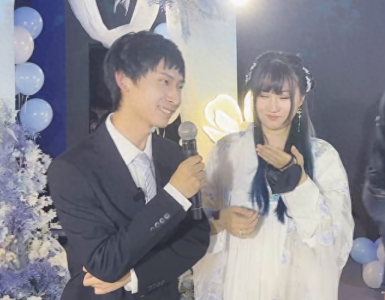 ​梦泪生日向梦嫂求婚，兮兮感动现场落泪，粉丝刷屏：嫁给他