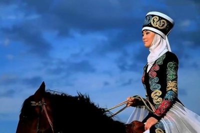 ​柯尔克孜族的民歌文化是怎样的?什么是牧歌?