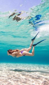 ​宝宝游泳有什么好处?(新生婴儿游泳的好处有哪些)