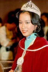 ​朱玲玲：天生富贵命，18岁风光嫁豪门，27年后离婚，50岁再嫁豪门