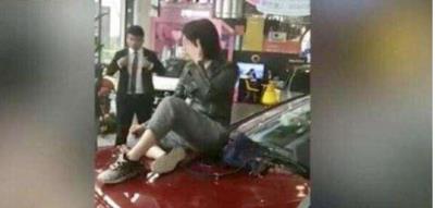 奔驰车主正面照片身份背景 事情前因后果整理