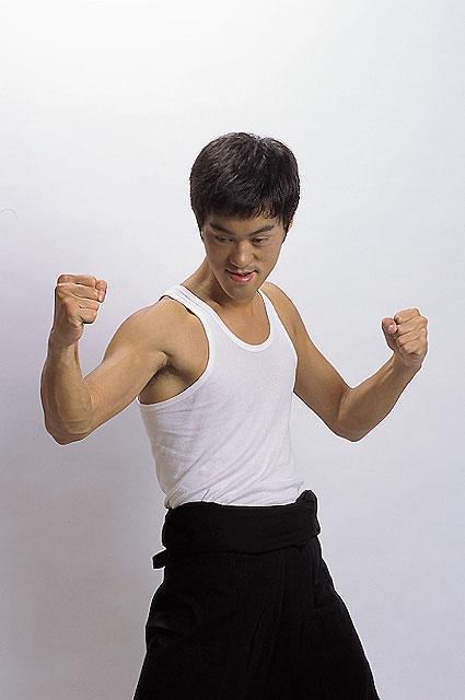 《叶问4》开拍前，面对娱乐记者，陈国坤说：没人比我更像李小龙