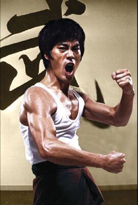 《叶问4》开拍前，面对娱乐记者，陈国坤说：没人比我更像李小龙