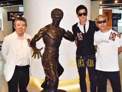 《叶问4》开拍前，面对娱乐记者，陈国坤说：没人比我更像李小龙