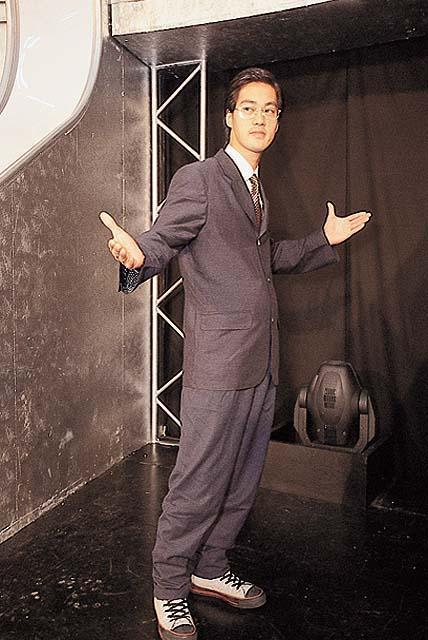 《叶问4》开拍前，面对娱乐记者，陈国坤说：没人比我更像李小龙