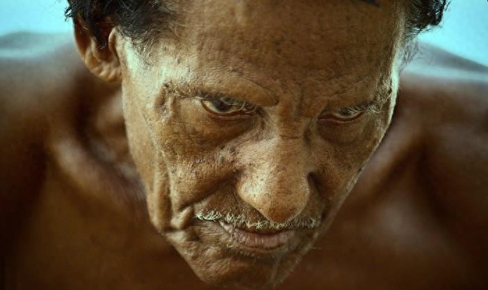 直击：从小学习潜水，为减小深海水压戳破耳膜的巴瑶族人