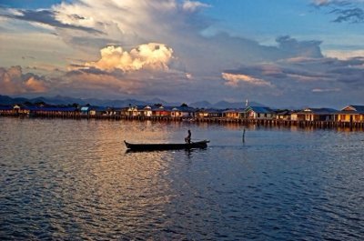 ​直击：从小学习潜水，为减小深海水压戳破耳膜的巴瑶族人