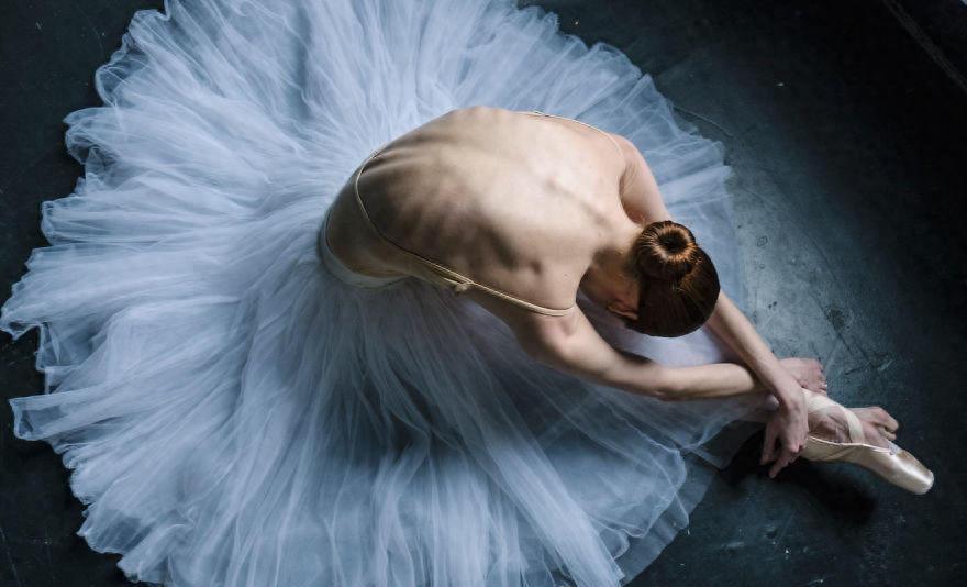 芭蕾舞者的美丽与艰辛 足部变形严重