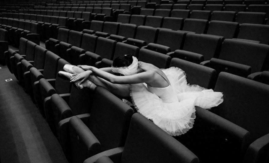 芭蕾舞者的美丽与艰辛 足部变形严重