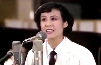 ​苏小明：从《军港之夜》唱到法国音乐舞台的闪耀明星