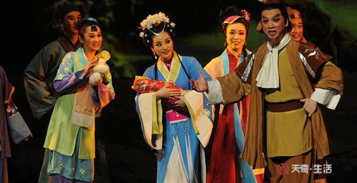 黄梅戏最初产生于湖北