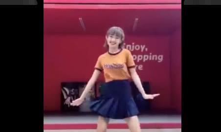 抖音惊现代古拉k2.0，颜值美过本尊，竟然是个女装大佬？