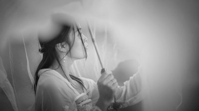 ​小说：身负木系异能，她穿越各个世界，改变原主被亲人背叛的命运