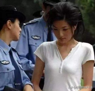​2004年，黑龙江女死刑犯被枪决未死，家属跪地哭求法官：一枪抵罪