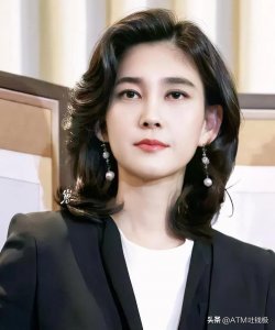 ​李富真，为了爱情拒绝政治联姻，下嫁保安却被家暴出轨