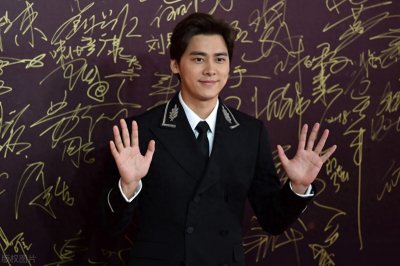 ​阳光笑容的国民校草李易峰最帅气的照片欣赏