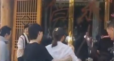 ​客人火锅店用餐3人中毒1人死亡，回应：里面烧炭 通风不畅