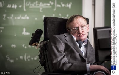 ​霍金使用过的轮椅，以近30万英镑的价格拍卖