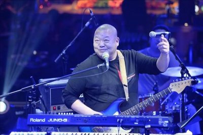 ​从“摇滚之父”到阶下囚，黑道歌手臧天朔，终究为狂妄付出了代价