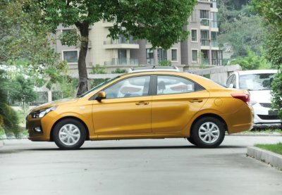 ​4万左右能买什么车型？皮实省油的这两款轿车油耗不到4毛？