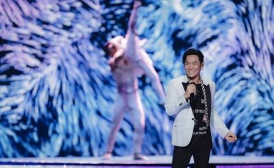 ​杜德伟献唱央视七夕晚会 浪漫《情人》撩拨心弦