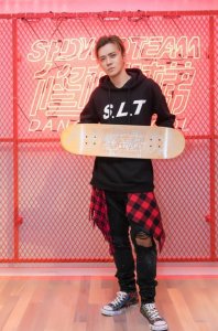 ​罗志祥胡彦斌办学 网友：他俩交啥？