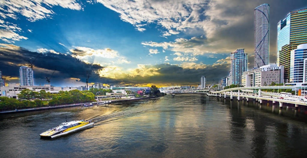 布里斯班位于澳大利亚本土的东北部，有“阳光之城”的美誉