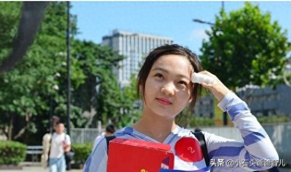 林妙可9岁成名，18岁被质长残了，如今怎么样了呢？