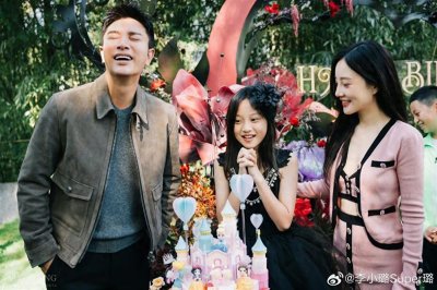 ​活久见！李小璐、贾乃亮同发合影为女儿庆生
