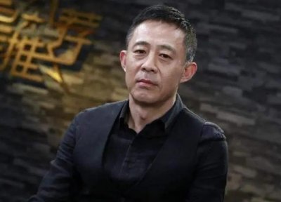 ​与侯勇离婚后，独自抚养女儿的潘雨辰，颜值重新回到巅峰