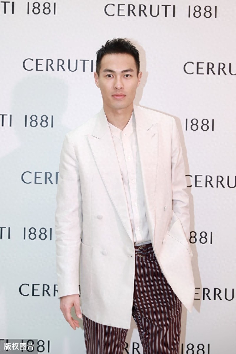 杨佑宁宣布当爸爸，网友：都以为他单身怎么就有娃了