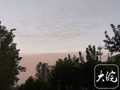 ​合肥天空又现云墙奇观 专家：冷空气影响前后出现的透光高积云