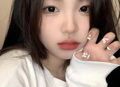 ​我知道，就在我们暧昧后不久，他经人介绍认识了一个女孩子