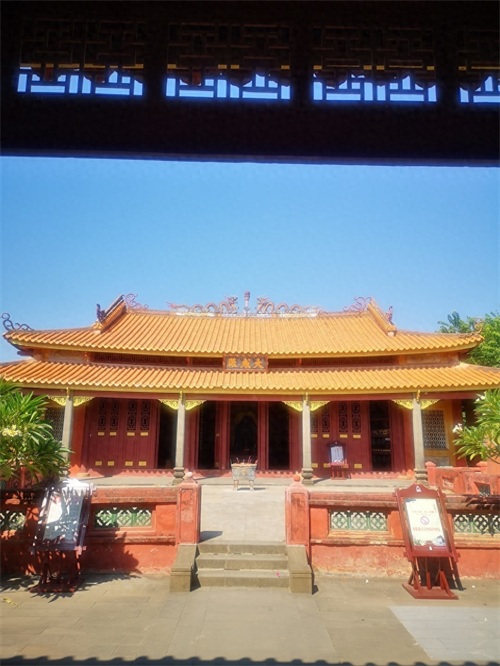 崖州古城即现海南三亚市崖城镇，位于三亚市西40多公里处