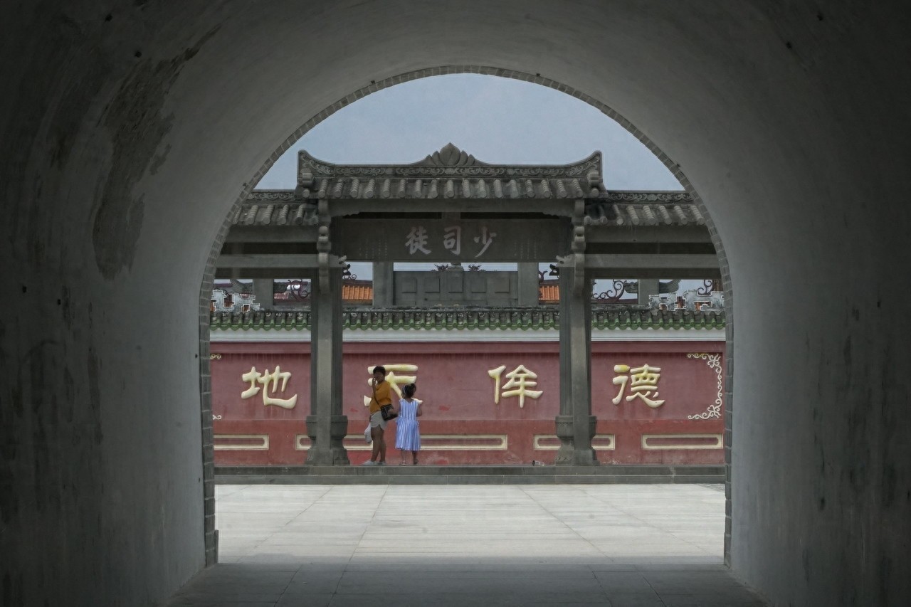 崖州古城即现海南三亚市崖城镇，位于三亚市西40多公里处