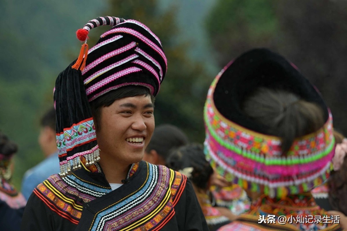 这种文字你们见过吗？说是彝族文化