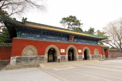 ​普宁寺位于河北省承德市，始建于清朝乾隆时期的一座汉藏结合寺庙