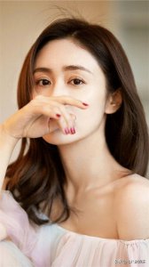 ​演员刘芸性感灵动图片，这迷人的大眼睛，和性感的红唇，太迷人了